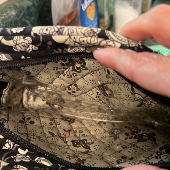 Cosmetic bag - Picture 2 of 2